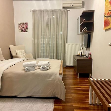 Elegant Downtown Retreat Apartamento Calamata Exterior foto