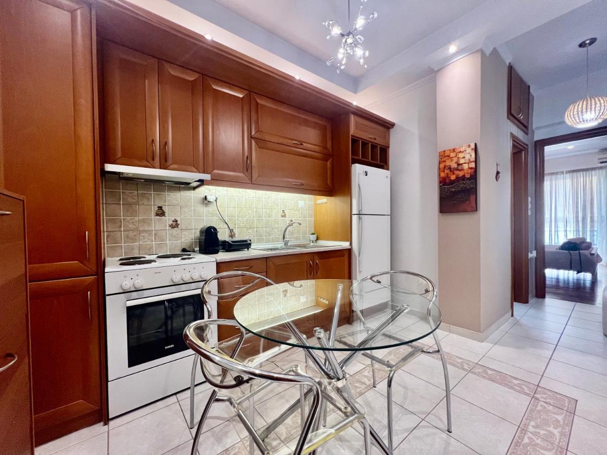 Elegant Downtown Retreat Apartamento Calamata Exterior foto