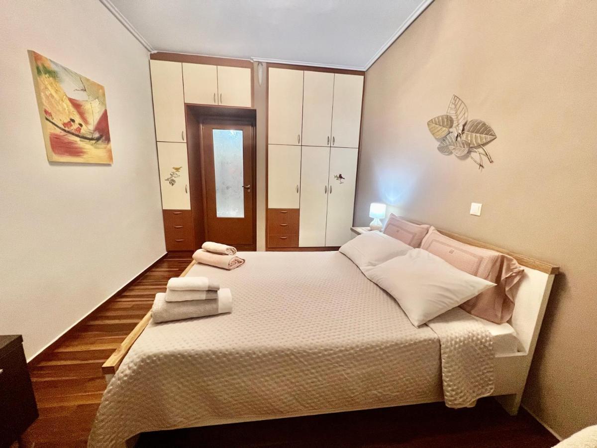 Elegant Downtown Retreat Apartamento Calamata Exterior foto