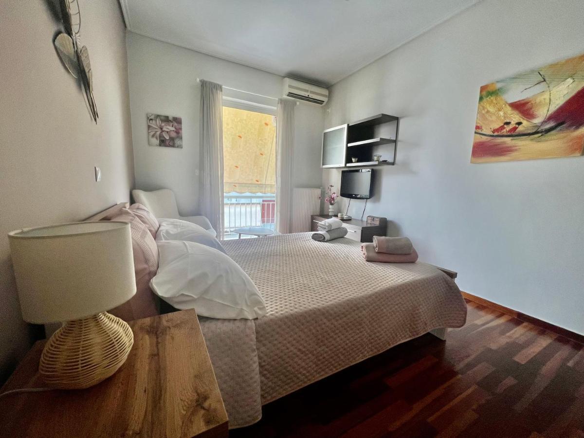 Elegant Downtown Retreat Apartamento Calamata Exterior foto
